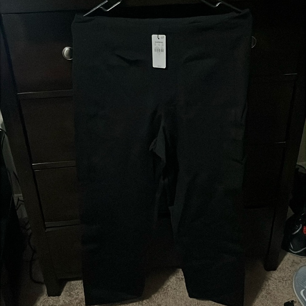 NWT Express Black Columnist Straight Hi-rise pants.